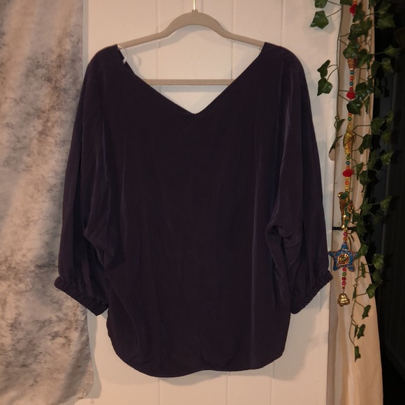 Glam Brand NWT V-Neck Flowy 100% Polyester Silky Blouse  OG price $54 - Picture 7 of 9